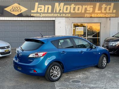 2012 Mazda Axela - Thumbnail