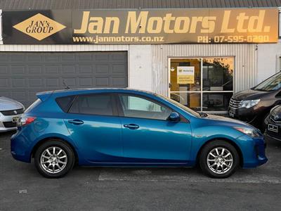 2012 Mazda Axela - Thumbnail