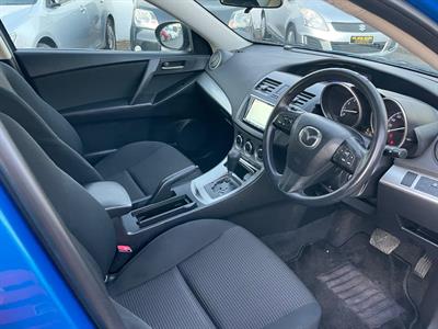 2012 Mazda Axela - Thumbnail