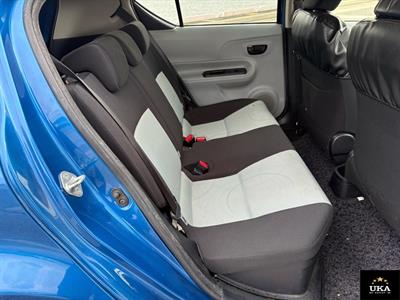 2013 Toyota Aqua - Thumbnail