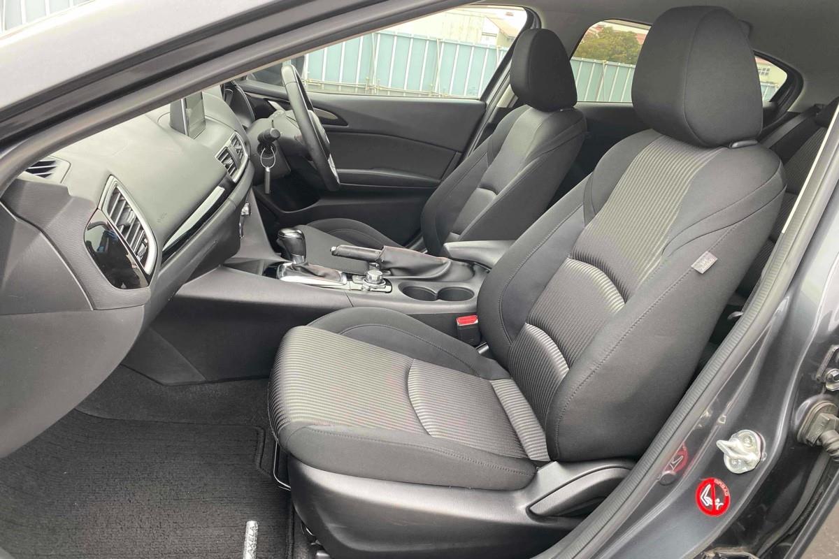 2014 Mazda Axela