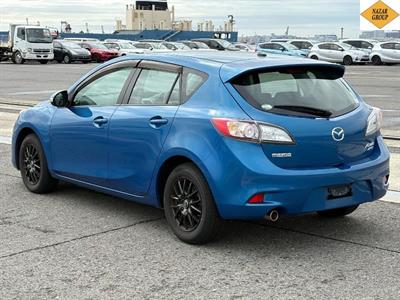 2012 Mazda Axela - Thumbnail