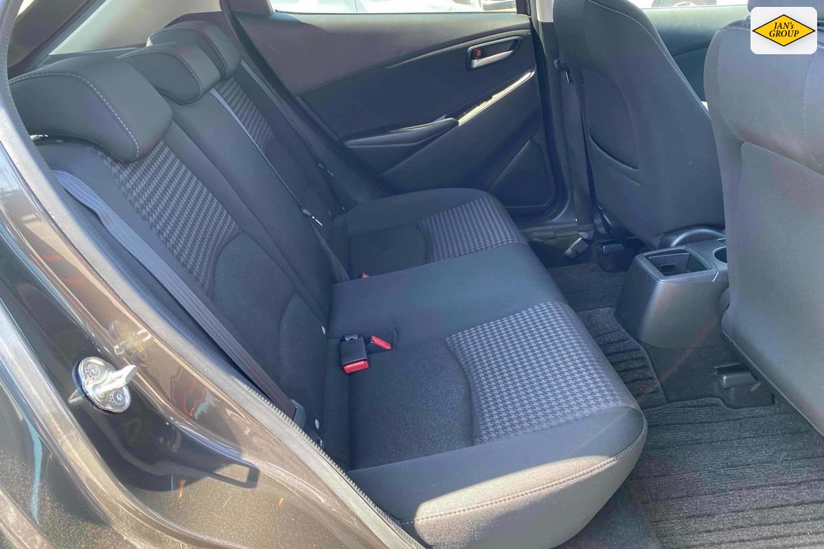 2017 Mazda Demio