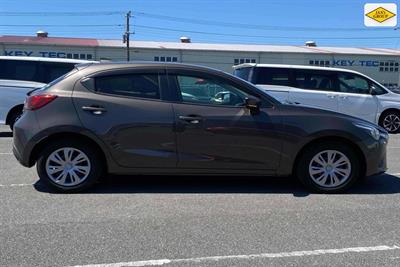 2017 Mazda Demio - Thumbnail