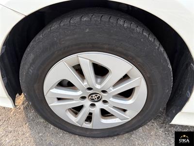 2018 Toyota Prius - Thumbnail