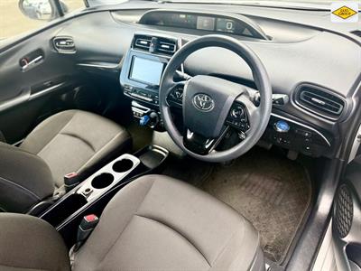 2019 Toyota Prius - Thumbnail