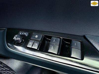 2019 Toyota Prius - Thumbnail