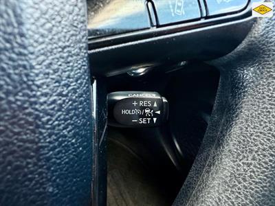 2019 Toyota Prius - Thumbnail