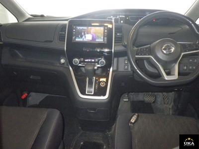 2018 Nissan Serena - Thumbnail