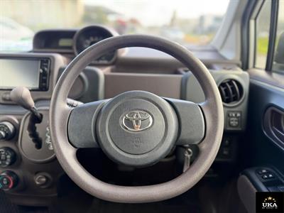 2015 Toyota Porte - Thumbnail