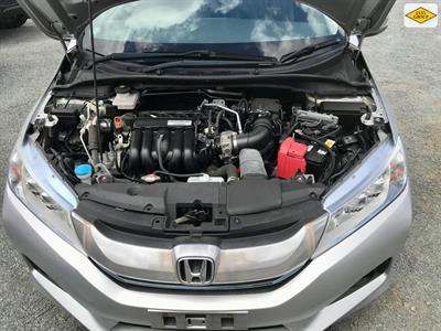 2017 Honda Grace - Thumbnail
