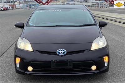 2014 Toyota Prius - Thumbnail