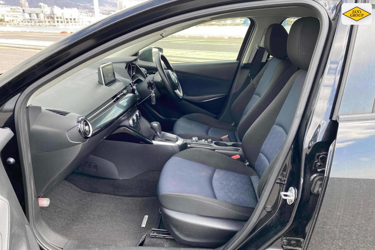 2016 Mazda Demio