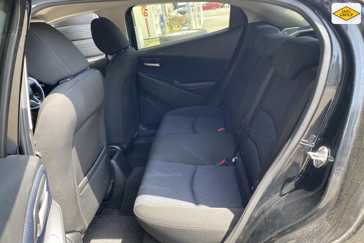 2016 Mazda Demio