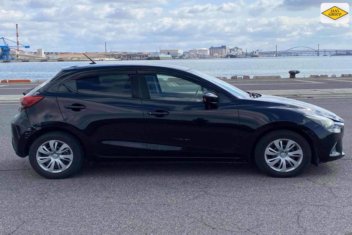 2016 Mazda Demio