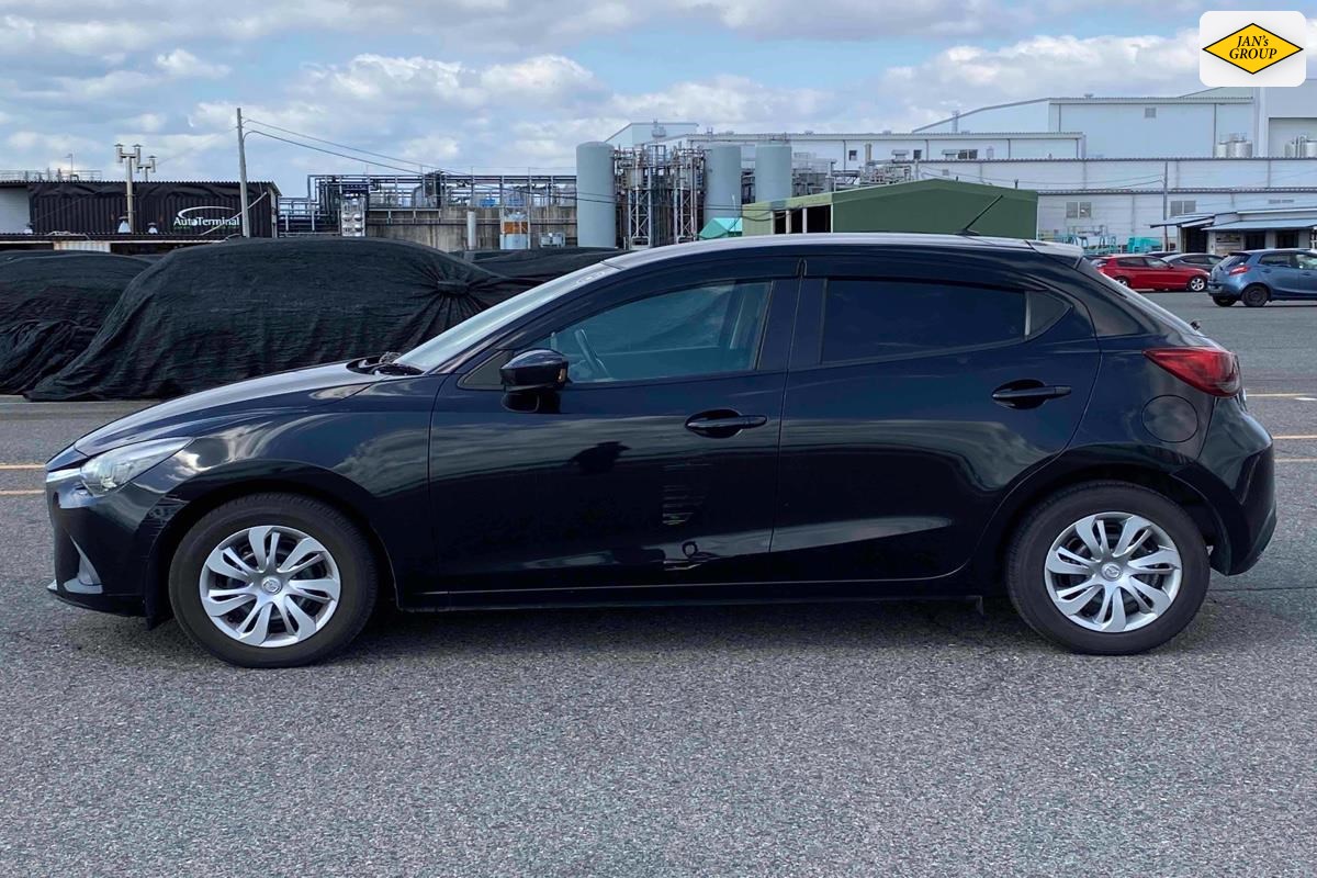 2016 Mazda Demio