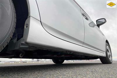 2014 Toyota Prius - Thumbnail
