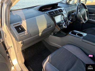 2013 Toyota Prius - Thumbnail