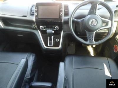 2017 Nissan Serena - Thumbnail