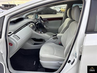 2015 Toyota Prius - Thumbnail