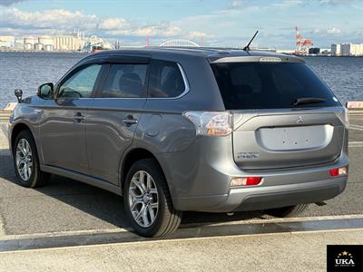 2015 Mitsubishi Outlander - Thumbnail