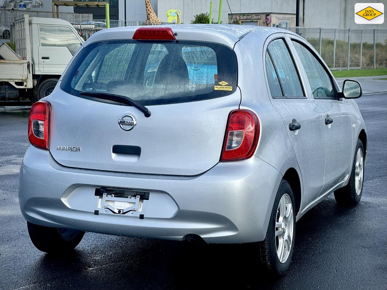 2017 Nissan March