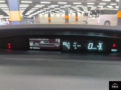 2016 Toyota Prius - Thumbnail