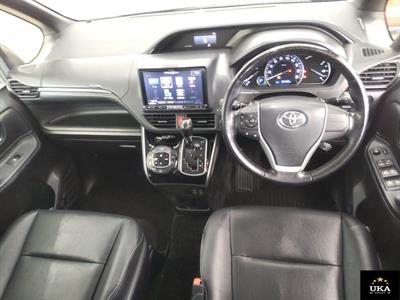 2015 Toyota Esquire - Thumbnail