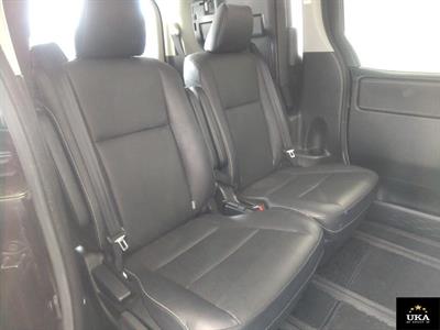 2015 Toyota Esquire - Thumbnail