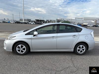 2015 Toyota Prius - Thumbnail