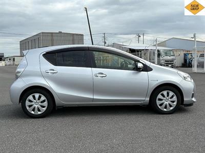 2014 Toyota Aqua - Thumbnail