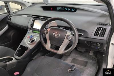 2013 Toyota Prius - Thumbnail