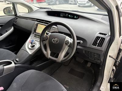 2013 Toyota Prius - Thumbnail