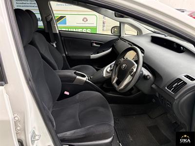 2013 Toyota Prius - Thumbnail
