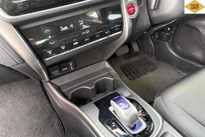 2015 Honda Grace - Thumbnail