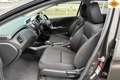 2015 Honda Grace - Thumbnail
