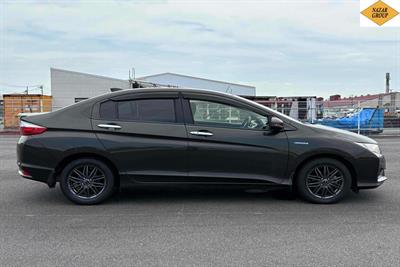 2015 Honda Grace - Thumbnail
