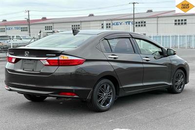 2015 Honda Grace - Thumbnail