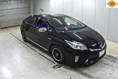 2014 Toyota Prius - Thumbnail