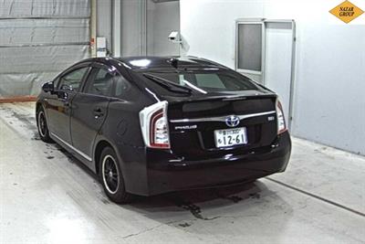 2014 Toyota Prius - Thumbnail