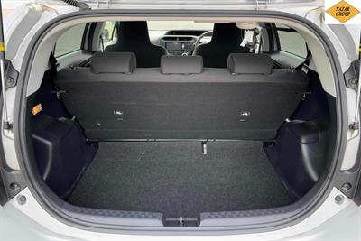 2018 Toyota Aqua - Thumbnail