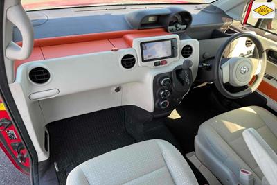 2014 Toyota Porte - Thumbnail