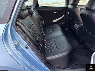 2012 Toyota Prius - Thumbnail