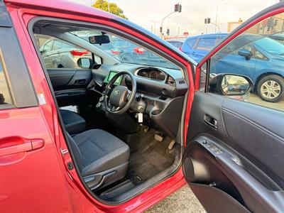 2016 Toyota Sienta - Thumbnail
