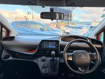 2016 Toyota Sienta - Thumbnail