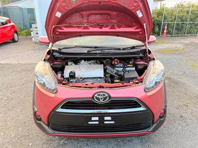 2016 Toyota Sienta - Thumbnail