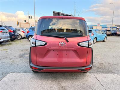 2016 Toyota Sienta - Thumbnail