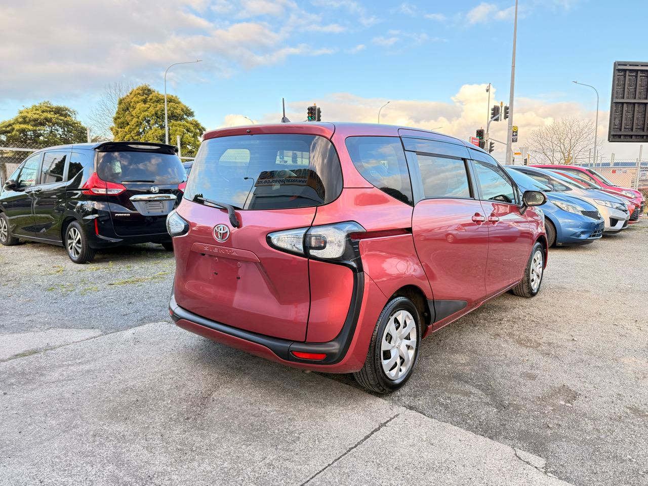 2016 Toyota Sienta