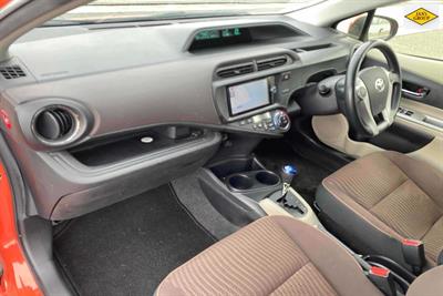 2012 Toyota Aqua - Thumbnail
