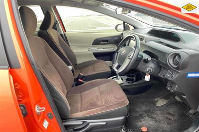 2012 Toyota Aqua - Thumbnail